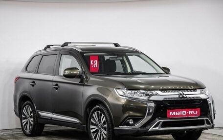 Mitsubishi Outlander III рестайлинг 3, 2020 год, 2 249 000 рублей, 3 фотография