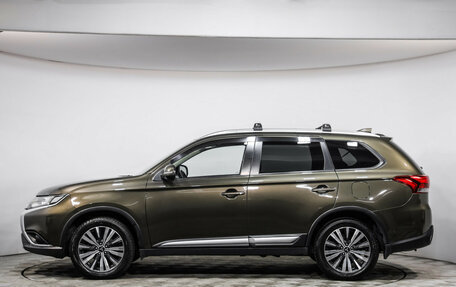 Mitsubishi Outlander III рестайлинг 3, 2020 год, 2 249 000 рублей, 9 фотография