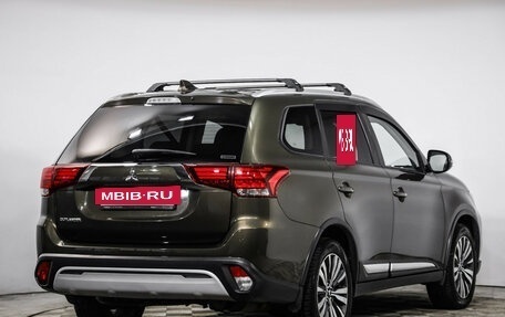 Mitsubishi Outlander III рестайлинг 3, 2020 год, 2 249 000 рублей, 6 фотография