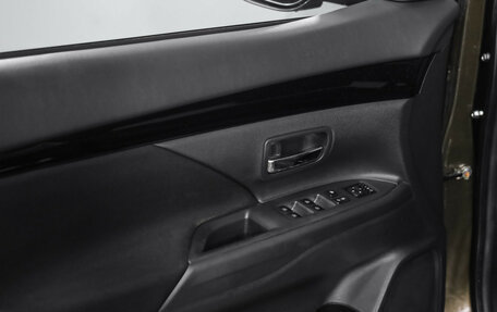 Mitsubishi Outlander III рестайлинг 3, 2020 год, 2 249 000 рублей, 20 фотография
