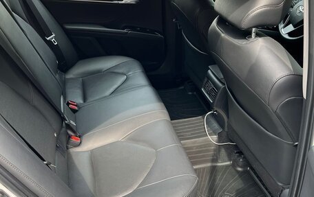 Toyota Camry, 2018 год, 2 670 000 рублей, 3 фотография