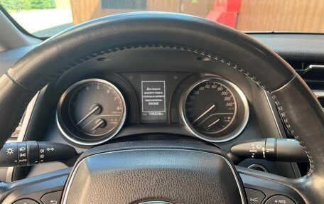 Toyota Camry, 2018 год, 2 670 000 рублей, 16 фотография
