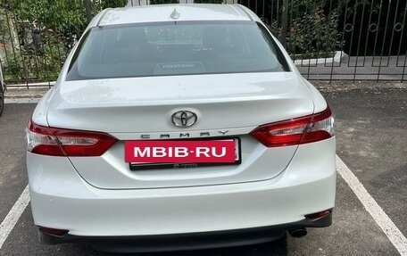 Toyota Camry, 2018 год, 2 670 000 рублей, 12 фотография