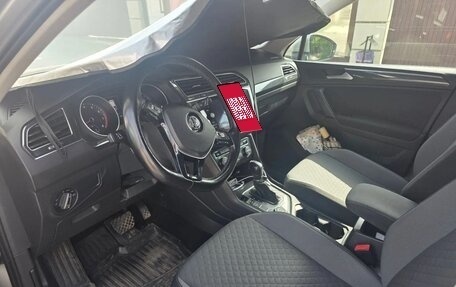 Volkswagen Tiguan II, 2018 год, 2 980 000 рублей, 5 фотография
