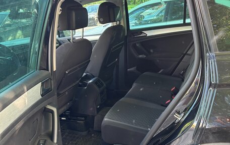 Volkswagen Tiguan II, 2018 год, 2 400 000 рублей, 6 фотография