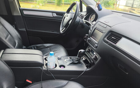 Volkswagen Touareg III, 2011 год, 2 420 000 рублей, 10 фотография