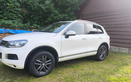 Volkswagen Touareg III, 2011 год, 2 420 000 рублей, 4 фотография