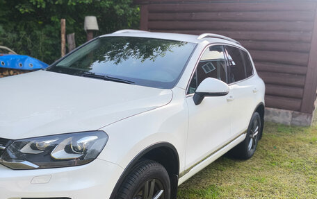 Volkswagen Touareg III, 2011 год, 2 420 000 рублей, 3 фотография