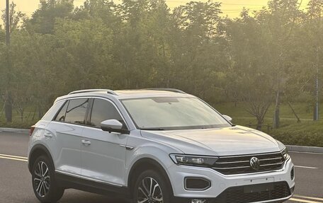 Volkswagen T-Roc I, 2022 год, 1 800 000 рублей, 3 фотография