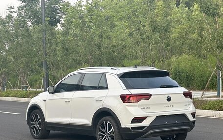 Volkswagen T-Roc I, 2022 год, 1 800 000 рублей, 5 фотография