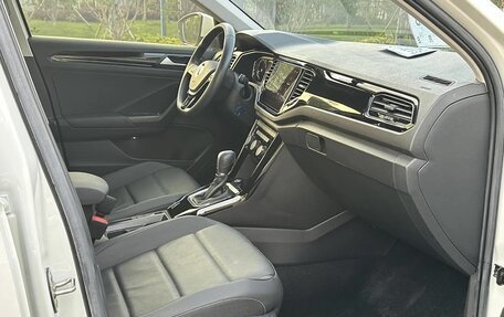 Volkswagen T-Roc I, 2022 год, 1 800 000 рублей, 6 фотография
