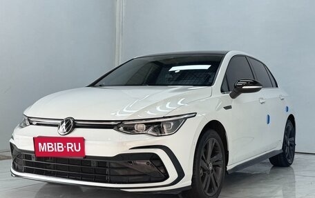 Volkswagen Golf VIII, 2022 год, 1 650 000 рублей, 1 фотография