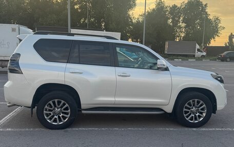 Toyota Land Cruiser Prado 150 рестайлинг 2, 2017 год, 5 200 000 рублей, 3 фотография