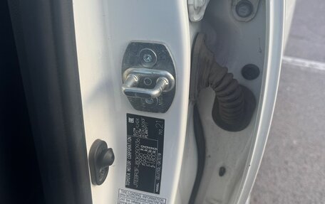 Toyota Land Cruiser Prado 150 рестайлинг 2, 2017 год, 5 200 000 рублей, 7 фотография