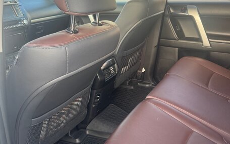 Toyota Land Cruiser Prado 150 рестайлинг 2, 2017 год, 5 200 000 рублей, 5 фотография