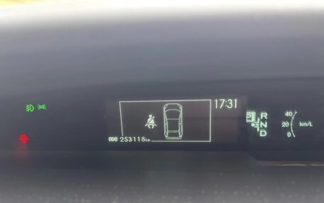 Toyota Prius, 2010 год, 1 000 000 рублей, 16 фотография