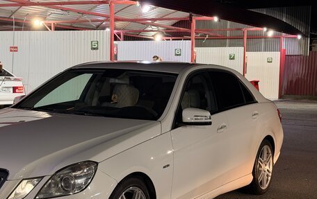 Mercedes-Benz E-Класс, 2011 год, 1 650 000 рублей, 2 фотография