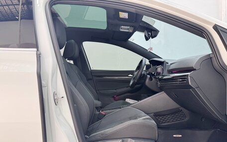 Volkswagen Golf VIII, 2022 год, 1 650 000 рублей, 8 фотография