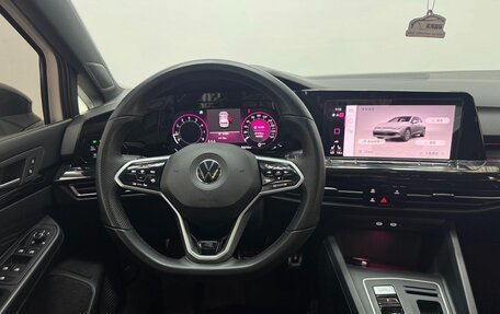 Volkswagen Golf VIII, 2022 год, 1 650 000 рублей, 10 фотография
