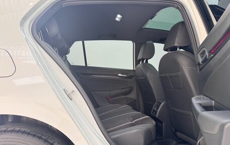 Volkswagen Golf VIII, 2022 год, 1 650 000 рублей, 14 фотография