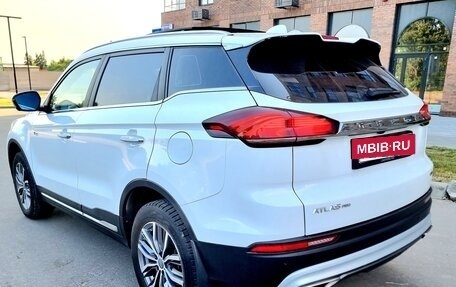 Geely Atlas, 2022 год, 1 795 000 рублей, 3 фотография
