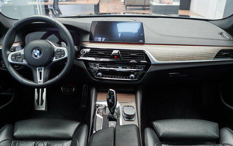 BMW 5 серия, 2019 год, 5 900 000 рублей, 9 фотография
