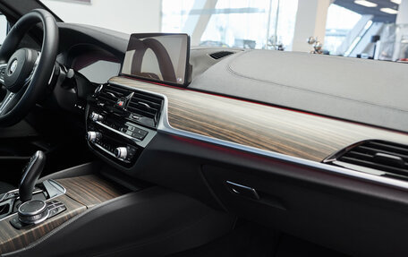 BMW 5 серия, 2019 год, 5 900 000 рублей, 22 фотография