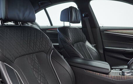 BMW 5 серия, 2019 год, 5 900 000 рублей, 23 фотография