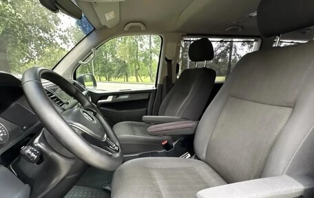 Volkswagen Caravelle T6 рестайлинг, 2019 год, 3 200 000 рублей, 11 фотография