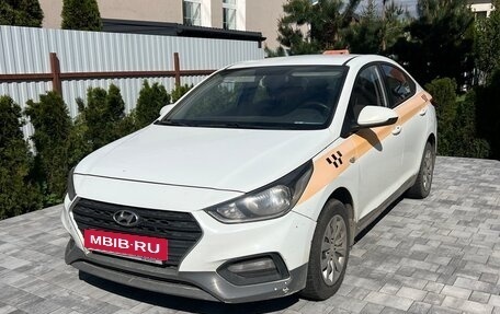Hyundai Solaris II рестайлинг, 2018 год, 600 000 рублей, 1 фотография