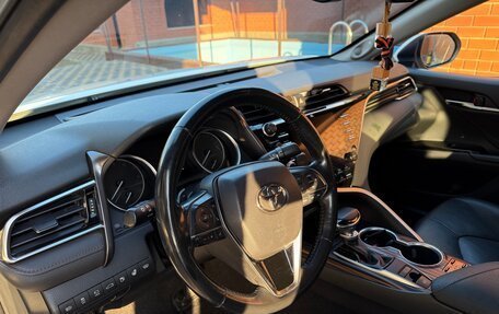 Toyota Camry, 2018 год, 2 850 000 рублей, 5 фотография