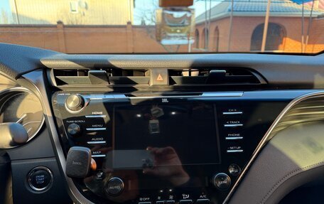 Toyota Camry, 2018 год, 2 850 000 рублей, 6 фотография