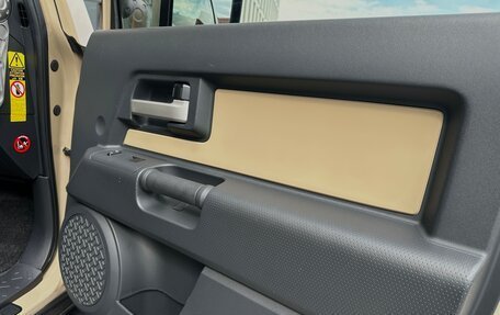 Toyota FJ Cruiser, 2022 год, 6 400 000 рублей, 12 фотография