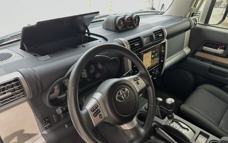 Toyota FJ Cruiser, 2022 год, 6 400 000 рублей, 7 фотография
