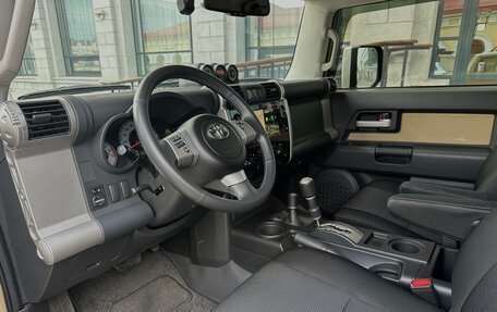 Toyota FJ Cruiser, 2022 год, 6 400 000 рублей, 26 фотография