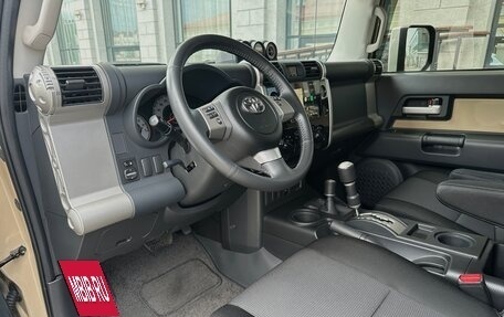 Toyota FJ Cruiser, 2022 год, 6 400 000 рублей, 17 фотография