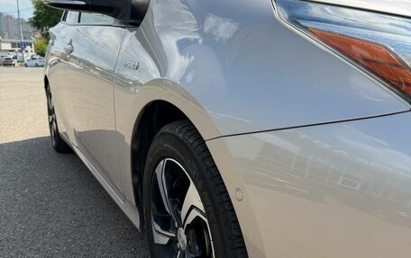 Toyota Prius IV XW50, 2017 год, 1 930 000 рублей, 11 фотография