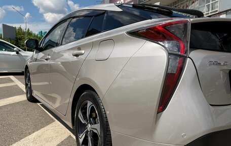 Toyota Prius IV XW50, 2017 год, 1 930 000 рублей, 4 фотография