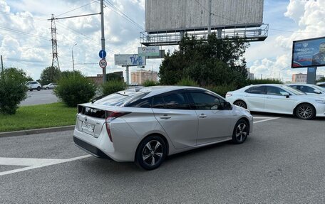 Toyota Prius IV XW50, 2017 год, 1 930 000 рублей, 13 фотография