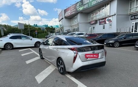 Toyota Prius IV XW50, 2017 год, 1 930 000 рублей, 6 фотография