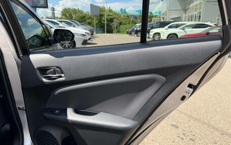 Toyota Prius IV XW50, 2017 год, 1 930 000 рублей, 20 фотография