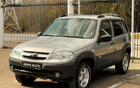Chevrolet Niva I рестайлинг, 2015 год, 759 000 рублей, 3 фотография