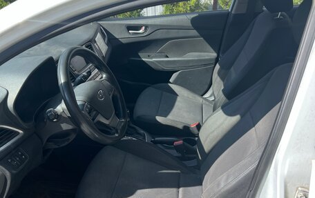 Hyundai Solaris II рестайлинг, 2018 год, 600 000 рублей, 15 фотография
