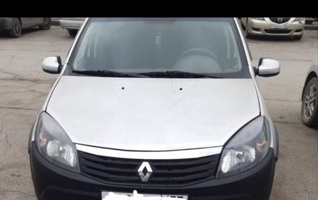Renault Sandero I, 2013 год, 619 000 рублей, 2 фотография
