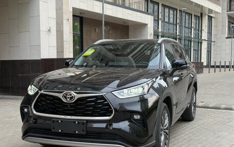 Toyota Highlander, 2026 год, 4 820 000 рублей, 1 фотография