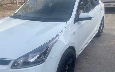 KIA Rio IV, 2019 год, 1 350 000 рублей, 3 фотография