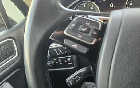 Volkswagen Touareg III, 2011 год, 1 850 000 рублей, 17 фотография