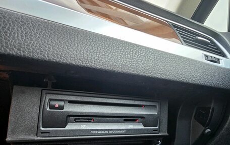 Volkswagen Touareg III, 2011 год, 1 850 000 рублей, 26 фотография