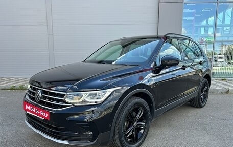 Volkswagen Tiguan II, 2021 год, 3 420 000 рублей, 21 фотография