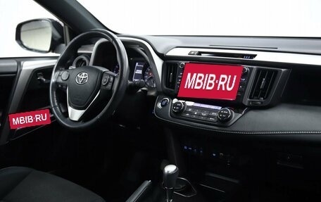 Toyota RAV4, 2019 год, 2 770 000 рублей, 10 фотография